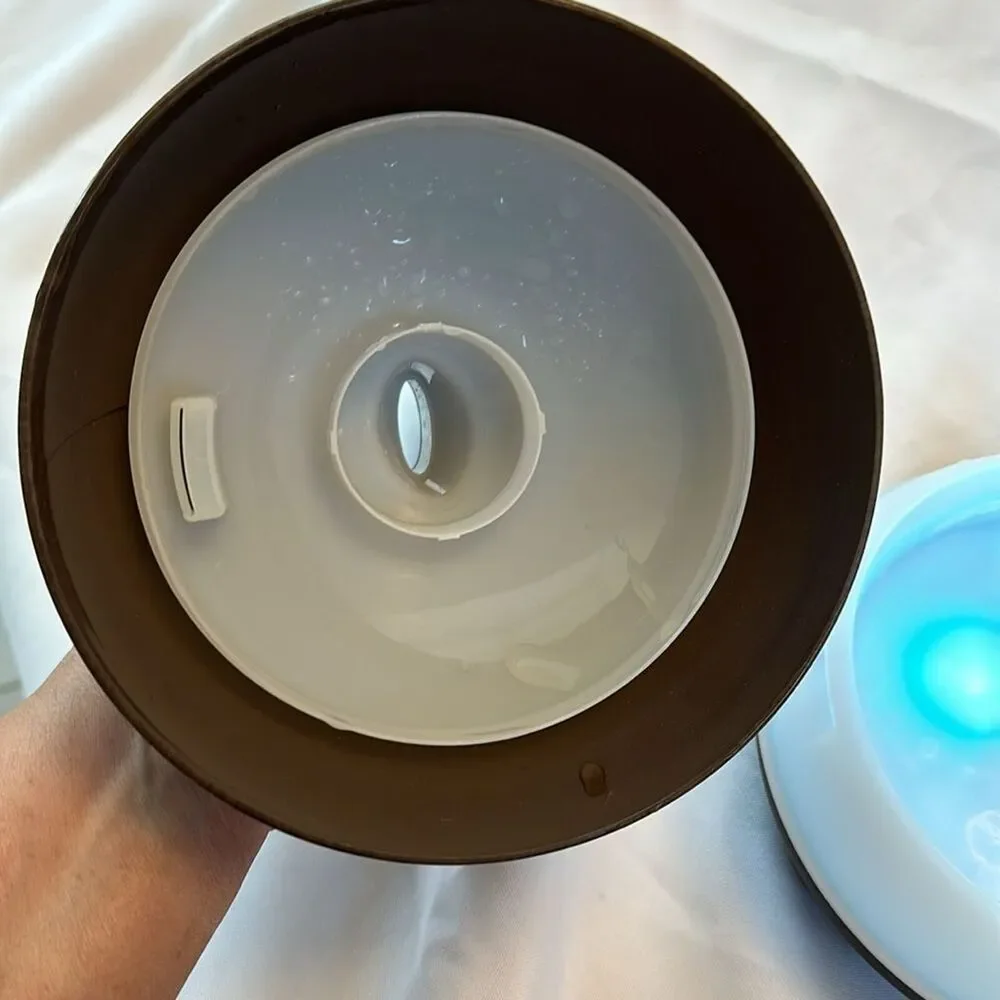 Diffuser Multiple Settings And Colors Creates Soothing Steam and Ambiance